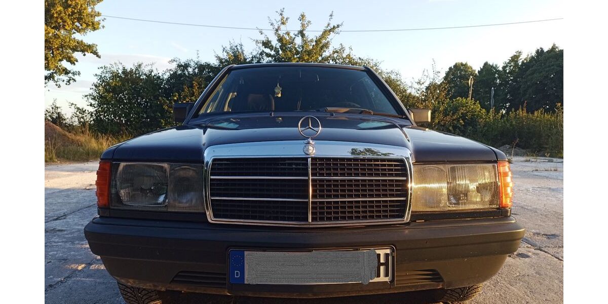 Mercedes-Benz 190 158.500 km 4.900 &euro; Dresden 01328