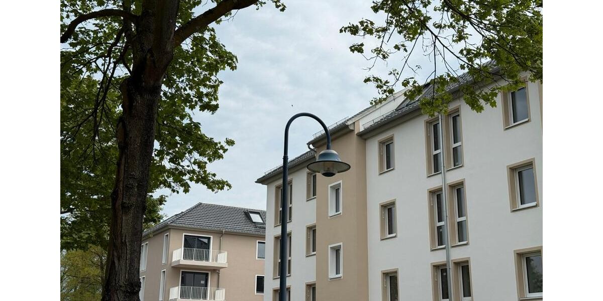 Erdgeschoßwohnung Dresden Klotzsche - 4 Zimmer, 100 m&sup2;, 1.750&euro; | Angebot:26478455