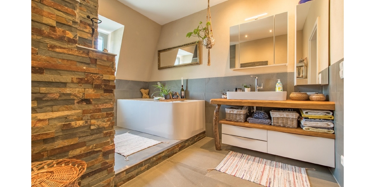 DACHTERRASSE – WANNEN-DUSCHBAD MIT FENSTER – GÄSTE-WC – EINBAUKÜCHE – MAISONETTE - Dachgeschoßwohnung Dresden Löbtau | Angebot:26548190