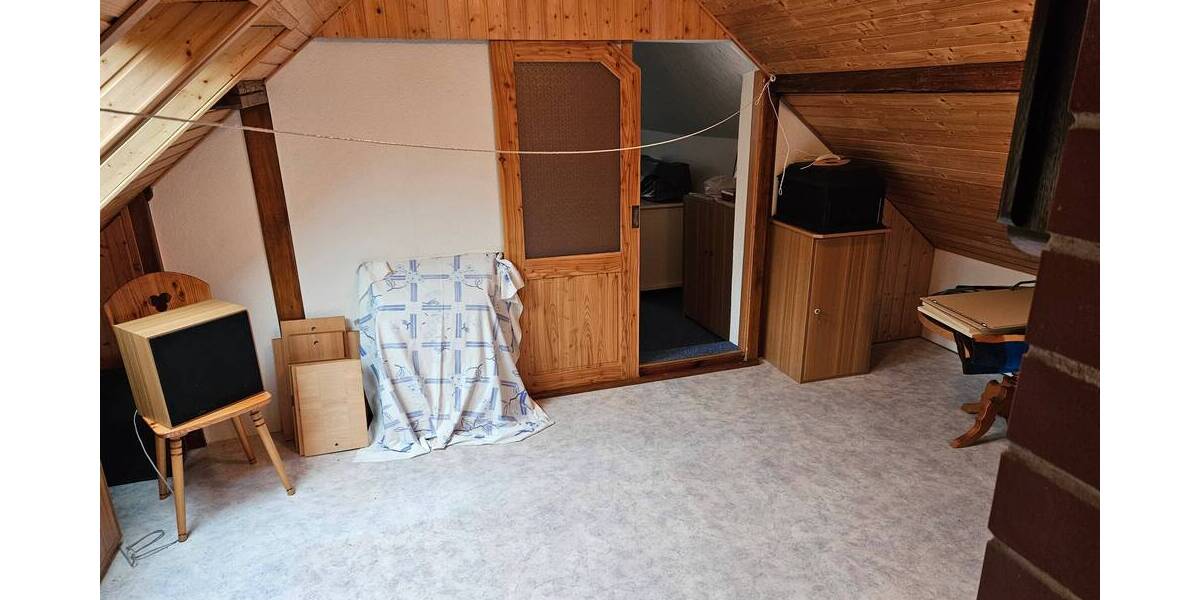 Doppelhaushälfte Dorfhain - 1 Zimmer, 131 m&sup2;, 150.000&euro; | Angebot:25701727