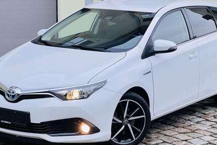 Toyota Auris 96.854 km 14.890 &euro; Dresden 01257