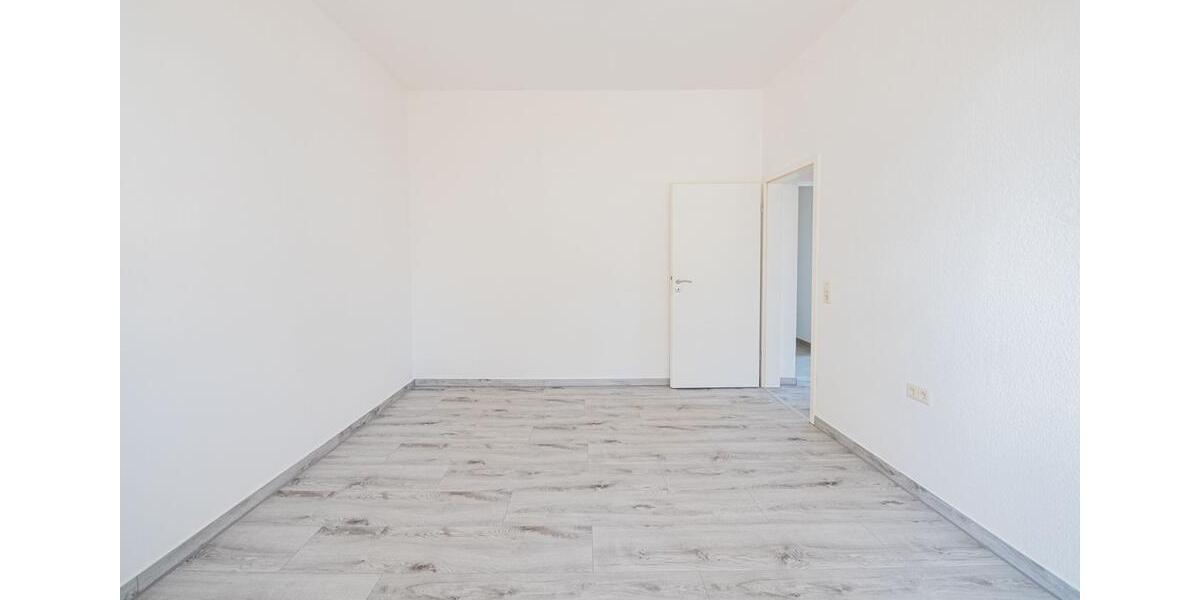 Etagenwohnung Dresden Klotzsche - 3 Zimmer, 75 m&sup2;, 1.100&euro; | Angebot:25181810