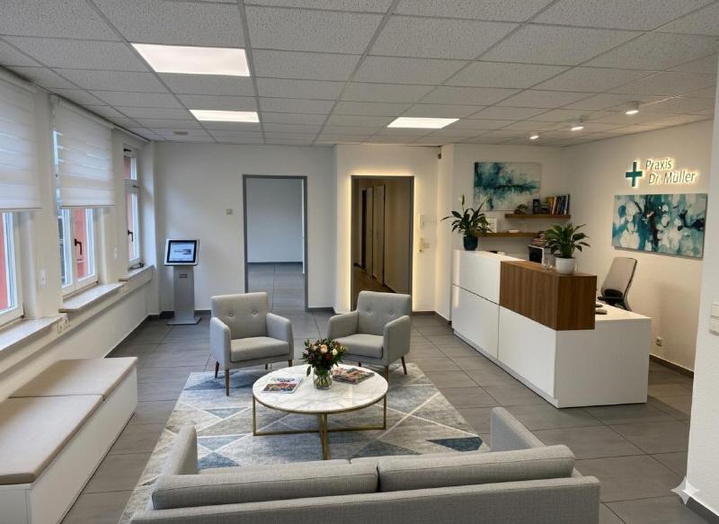 Altstadt-Gewerbe: 300 m² mit Parkplatz! ruhiges Arbeiten im separaten Seitengebäude zimmer