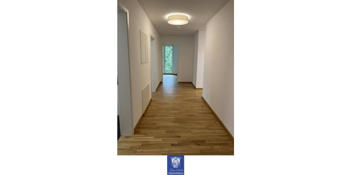 Exklusive Wohnung mit Balkon, exklusivem Bad, Gäste-WC und moderner EBK! 3 zimmer