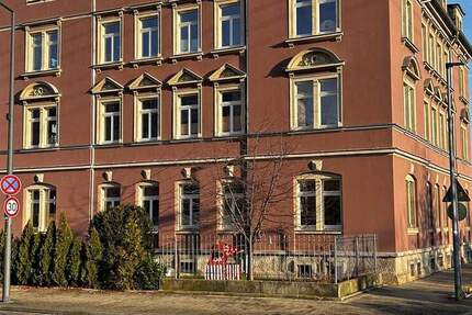 Schicke 3,5 Zimmer Wohnung mit Südbalkon, Parkett und Wanne 3 zimmer