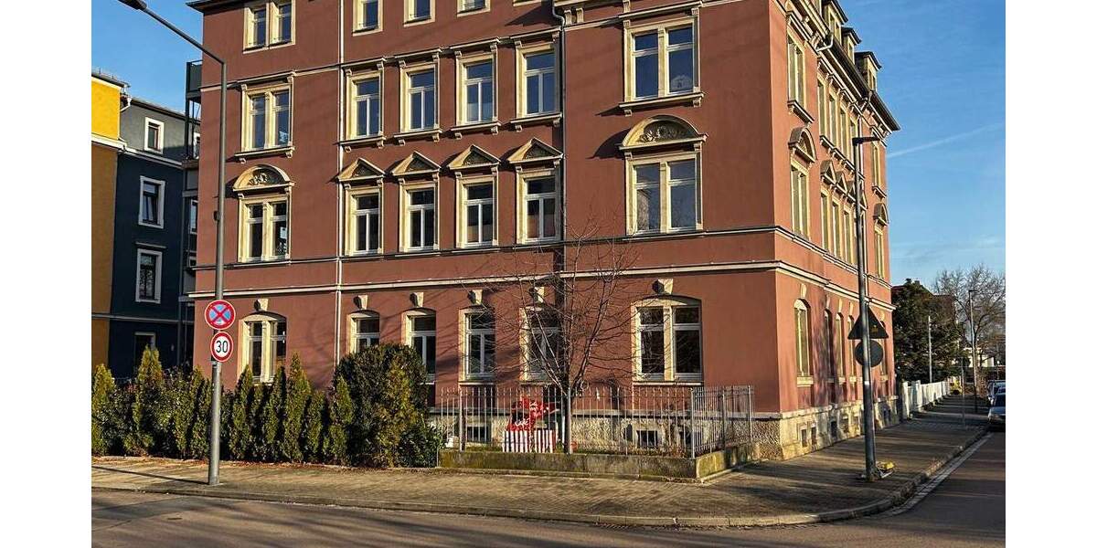 Schicke 3,5 Zimmer Wohnung mit Südbalkon, Parkett und Wanne 3 zimmer