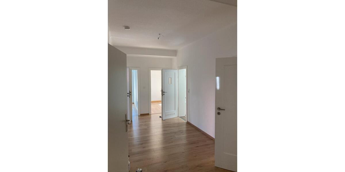 Hochparterre Dresden Loschwitz - 4.5 Zimmer, 140 m&sup2;, 1.700&euro; | Angebot:25918845