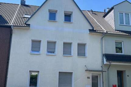Haus zum Kaufen in Frechen 549.800 € 195.5 m²