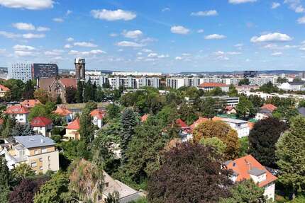 Stilvolle Stadtvilla: Historischer Charme & moderne Ausstattung – Perfekt für Wohnen und Arbeiten zimmer