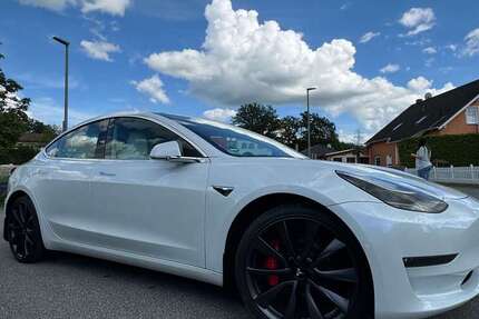Tesla Model 3 94.400 km 25.999 € Radeberg 01454