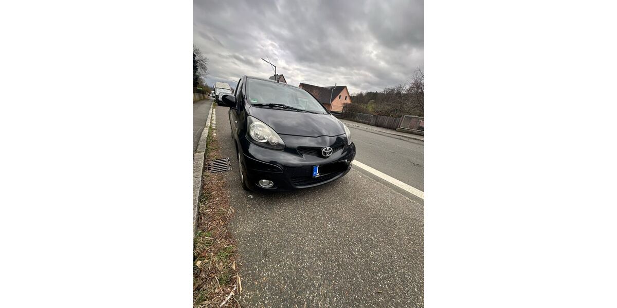 Toyota Aygo (X) 87.500 km 3.300 &euro; Dresden 01187