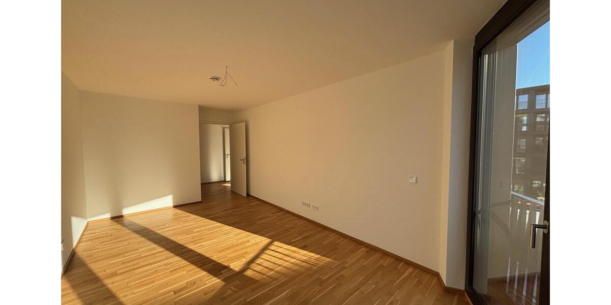Etagenwohnung Dresden Neustadt - 3 Zimmer, 92 m&sup2;, 1.474&euro; | Angebot:25186404