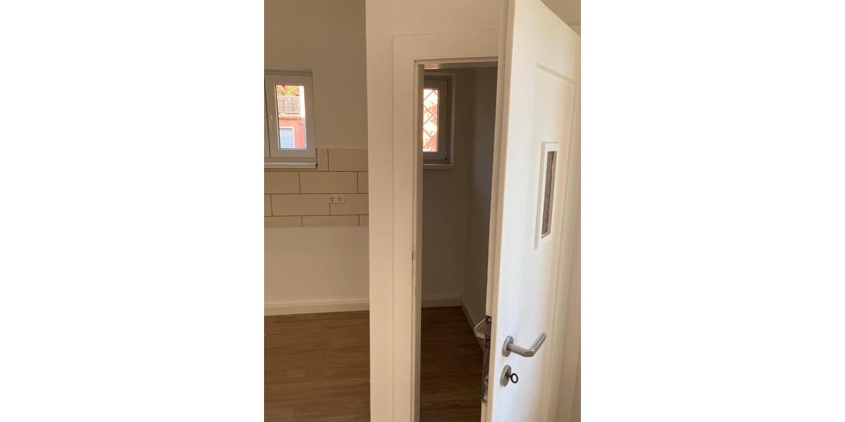 Hochparterre Dresden Loschwitz - 4.5 Zimmer, 140 m&sup2;, 1.700&euro; | Angebot:25918845