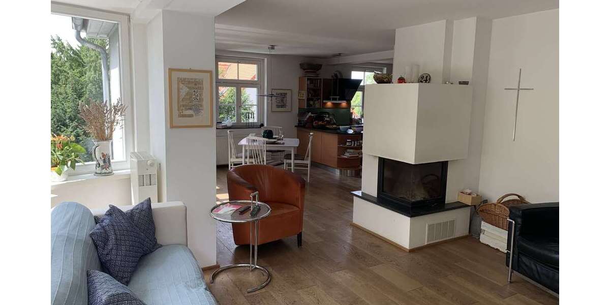 Stilvolle Stadtvilla: Historischer Charme & moderne Ausstattung – Perfekt für Wohnen und Arbeiten zimmer