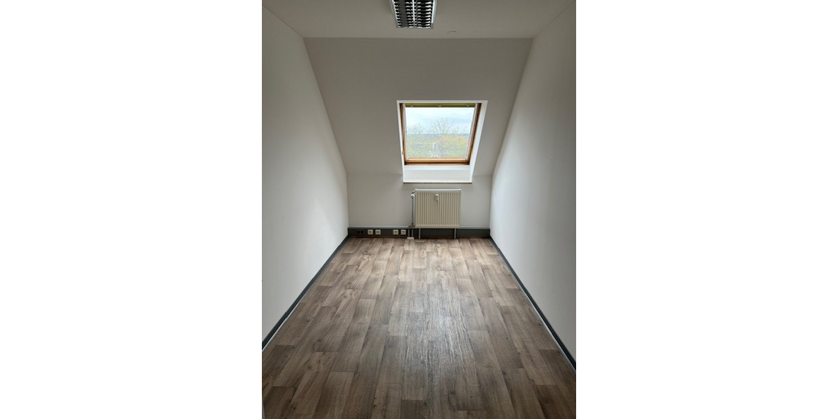 BüroPraxis mit 3 Räumen in Dresden-Klotzsche - Gewerbeobjekt Dresden Klotzsche | Angebot:27463925