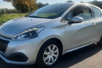 Peugeot 208 164.000 km 4.390 &euro; Dresden 01259