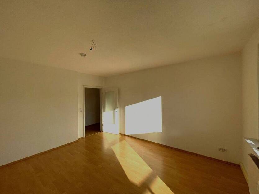 Gepflegte 3-Zimmer-Erdgeschoßwohnung mit Balkon in ruhiger Lage von Dresden-Tolkewitz