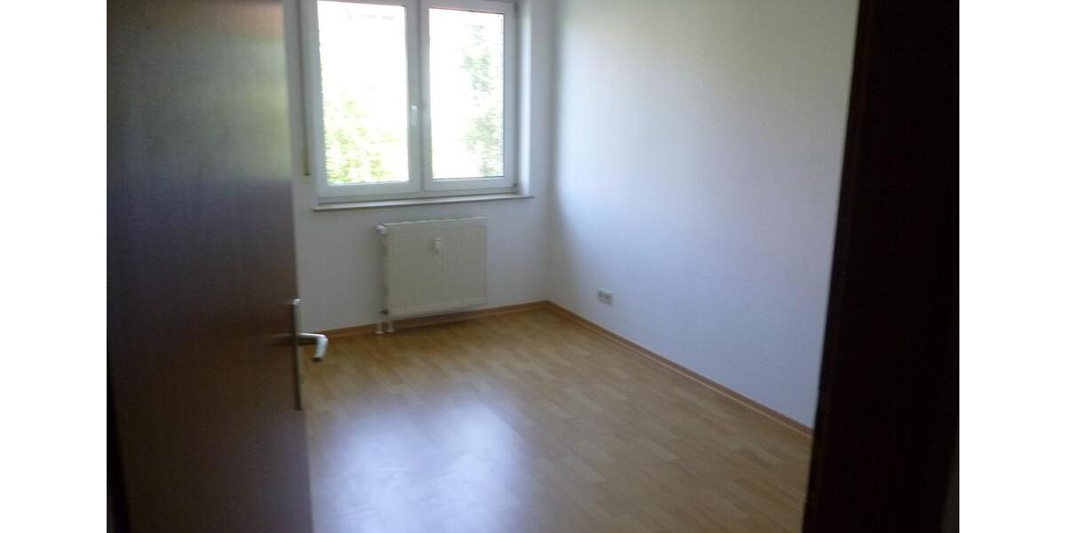 Etagenwohnung Radeberg - 2 Zimmer, 44 m&sup2;, 330&euro; | Angebot:25790155
