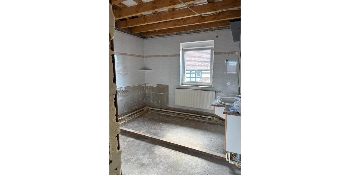 Einfamilienhaus Ebersbach - 7 Zimmer, 488 m&sup2;, 198.000&euro; | Angebot:26820127