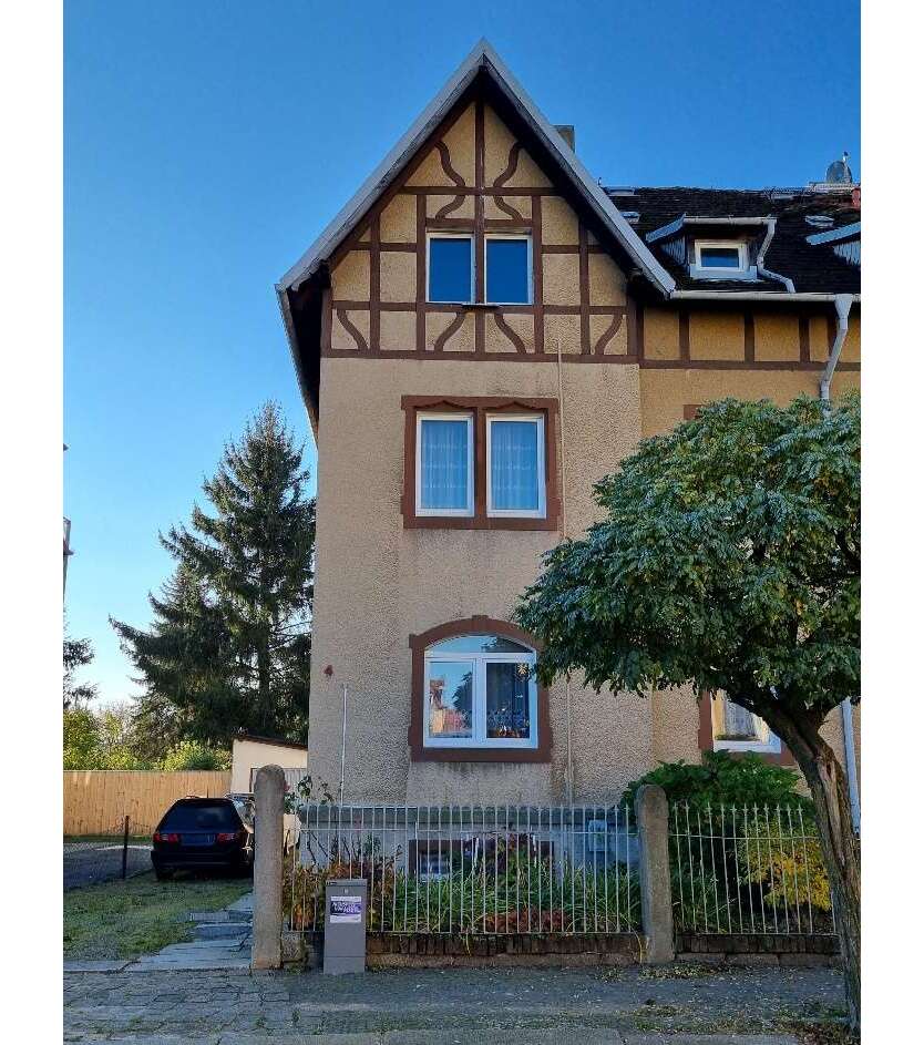 Haus zum Kaufen in Bischofswerda 105.000 € 180 m²