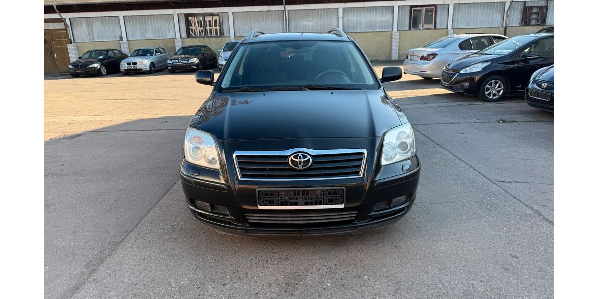 Toyota Avensis 211.168 km 2.500 &euro; Dresden 01159