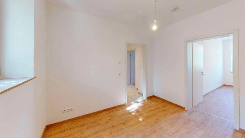Erdgeschoßwohnung Dresden Pieschen - 4 Zimmer, 82 m&sup2;, 199.000&euro; | Angebot:25932100
