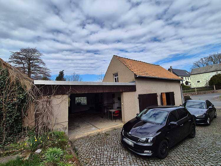 **Zwischen Blüten und Dornen - Schönes Einfamilienhaus mit Sanierungsbedarf**