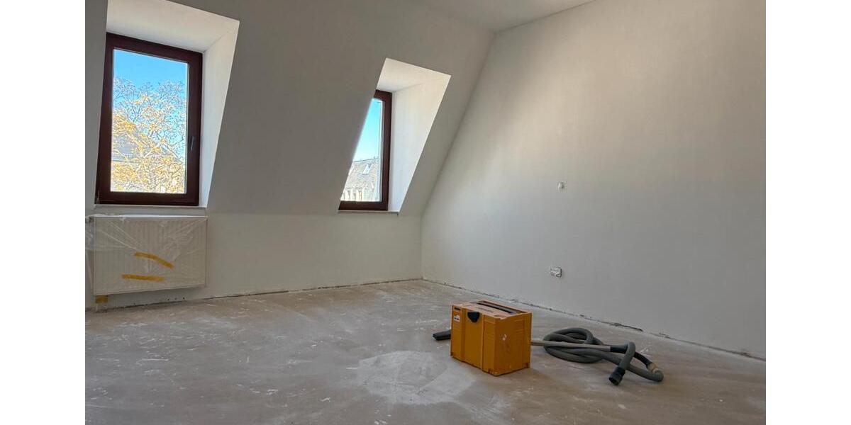 Dachgeschoßwohnung Dresden Blasewitz - 4 Zimmer, 115 m&sup2;, 1.265&euro; | Angebot:26426124
