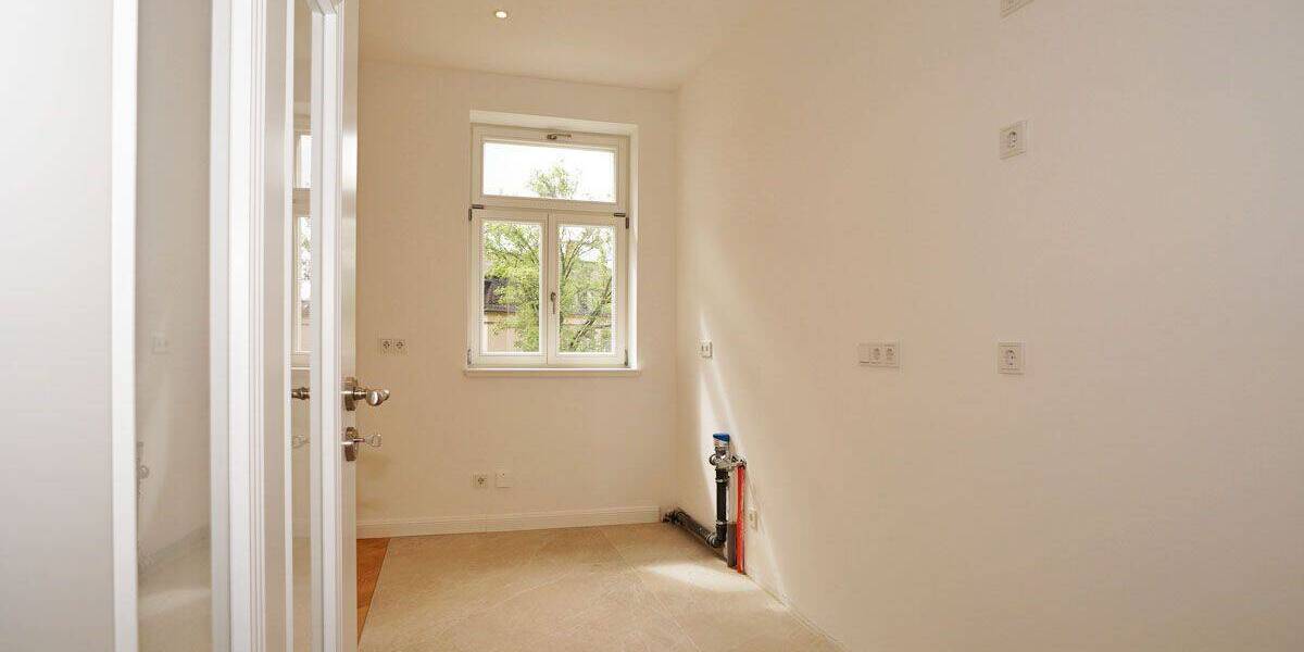 Etagenwohnung Dresden Striesen-Ost - 4 Zimmer, 100 m&sup2;, 1.995&euro; | Angebot:26816724