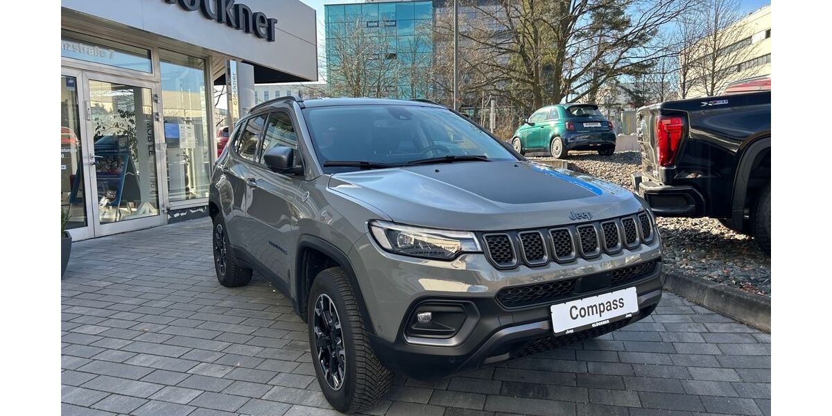 Jeep Compass 82.100 km 23.950 &euro; Dresden 01109