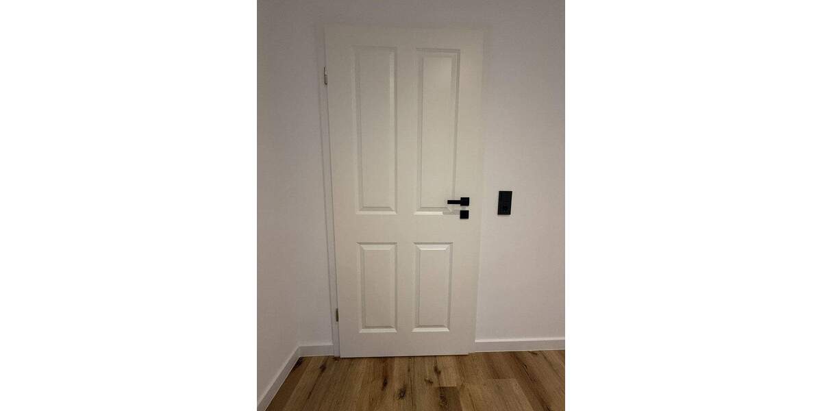 Luxus Erdgeschosswohnung mit 20 m² Terrasse & Garten - hochwertig saniert, ruhig, privat - prov-frei 3 zimmer