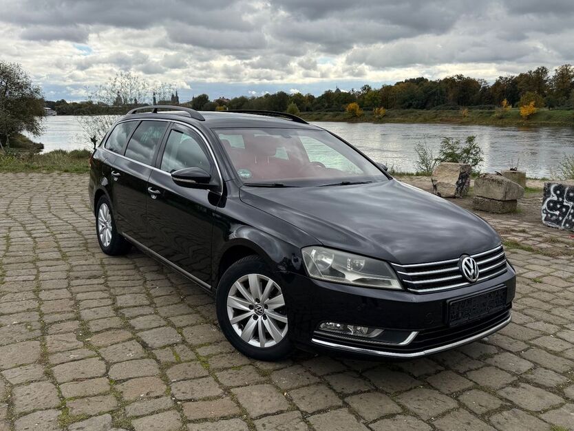 VW Passat 305.745 km 6.490 € Dresden 01109