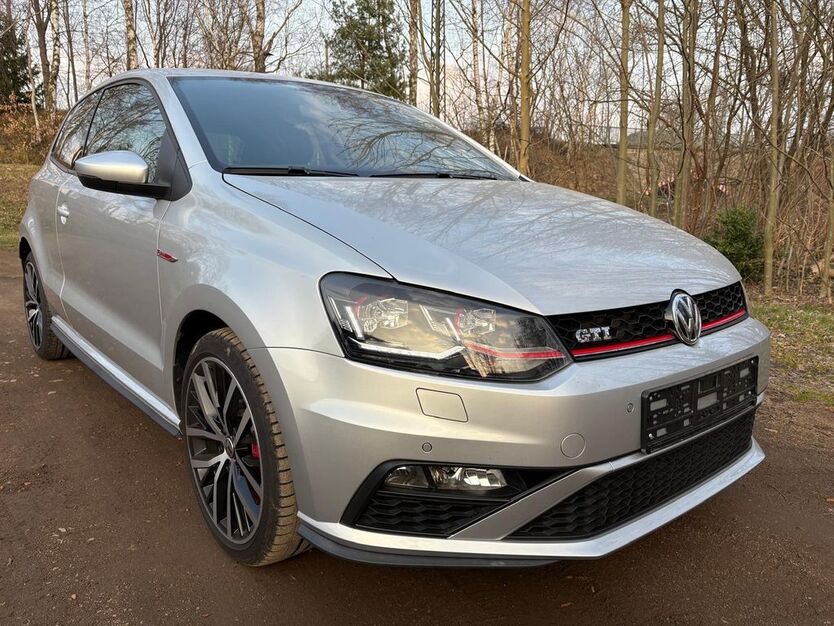 VW Polo 8.400 km 17.950 € Freiberg 09599