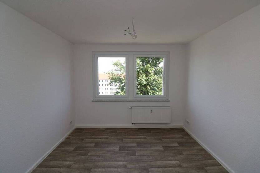 Auf Wolke 7...günstige 3-RW mit Wanne u. Balkon!!!