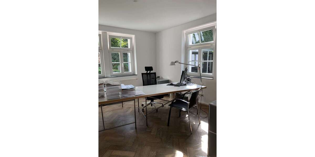 Stilvolle Stadtvilla: Historischer Charme & moderne Ausstattung – Perfekt für Wohnen und Arbeiten zimmer