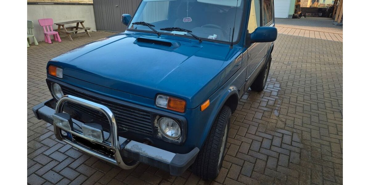 Lada Niva 89.400 km 3.500 &euro; Grumbach 01723