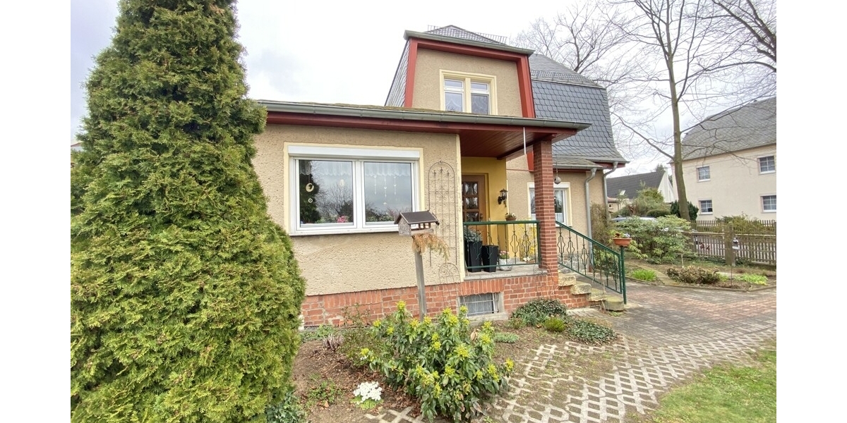 Großzügige Doppelhaushälfte mit Keller und großem Grundstück in bester Siedlungslage - Doppelhaushälfte Weinböhla | Angebot:26477754