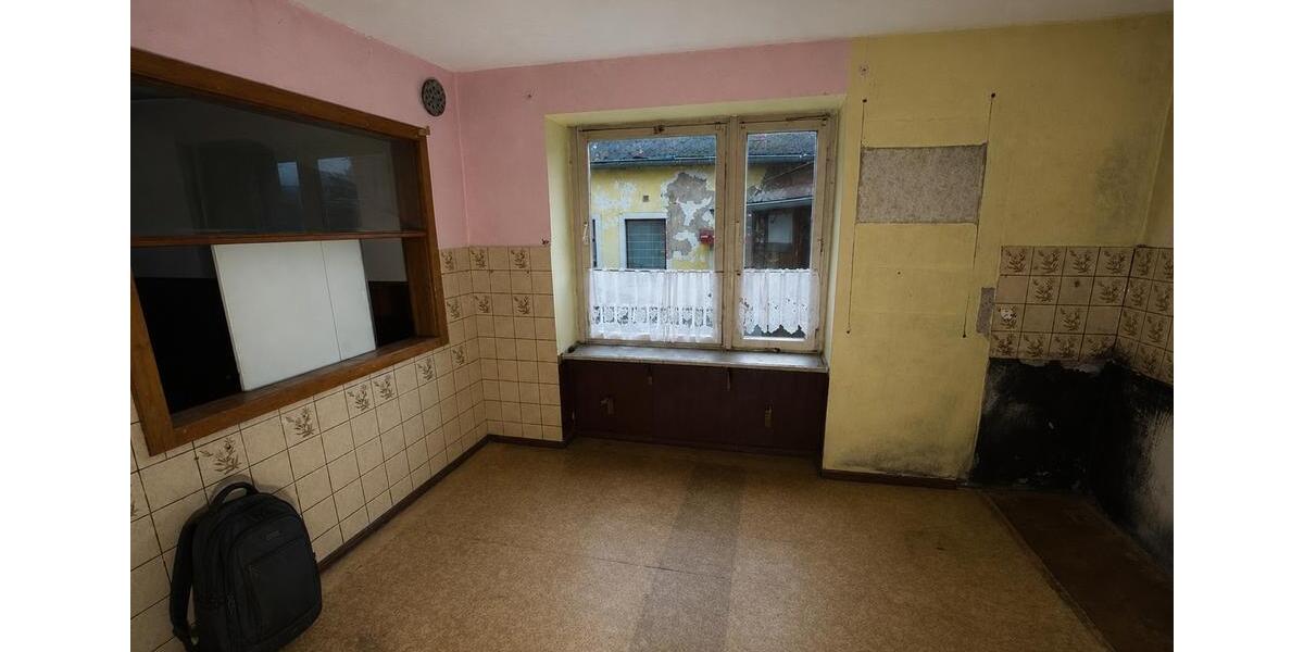 Einfamilienhaus Pirna - 12 Zimmer, 200 m&sup2;, 65.000&euro; | Angebot:27085573