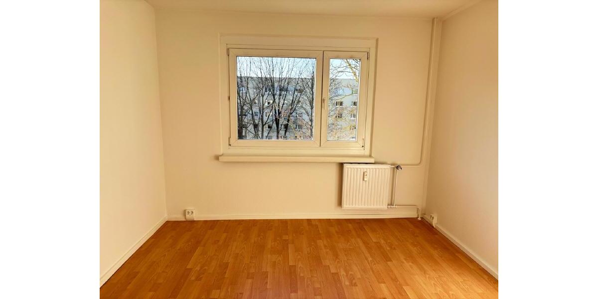 Etagenwohnung Dresden Prohlis - 4 Zimmer, 77 m&sup2;, 875&euro; | Angebot:25377474