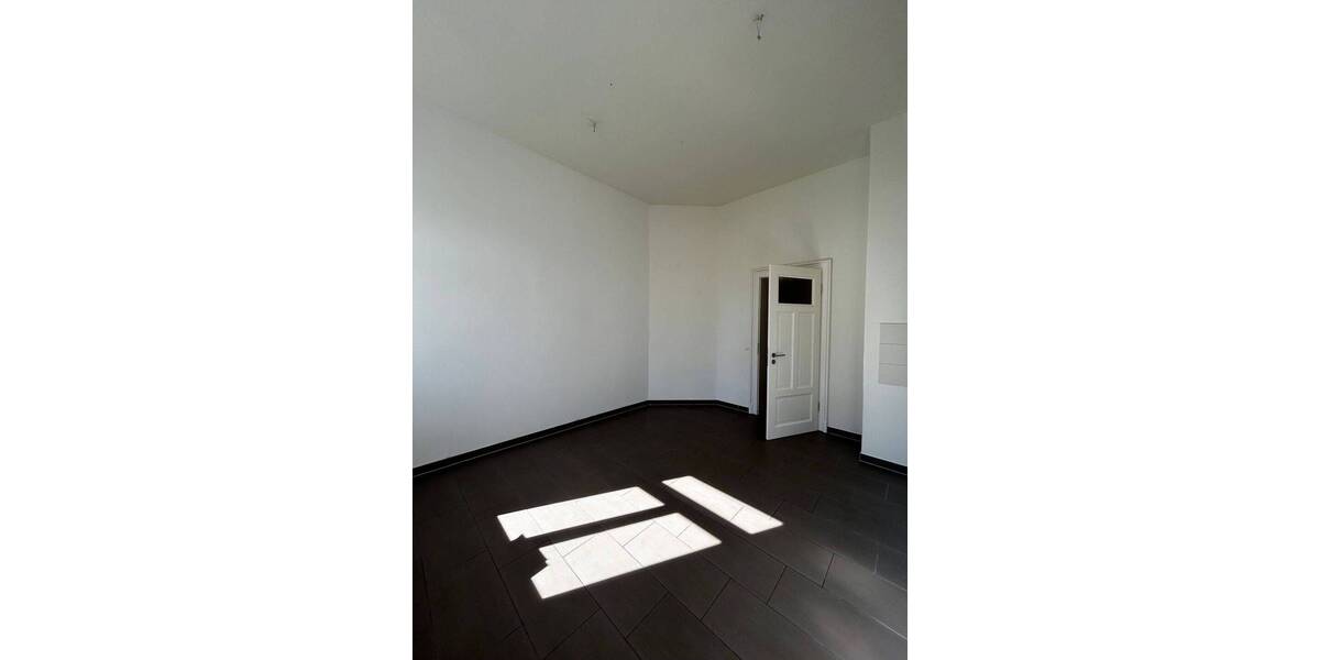 Etagenwohnung Dresden Friedrichstadt - 3 Zimmer, 96 m&sup2;, 1.450&euro; | Angebot:26910378