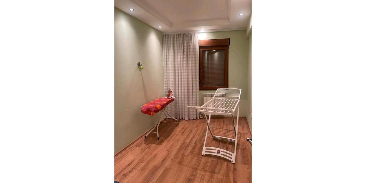Etagenwohnung Dresden Neustadt - 4 Zimmer, 94 m&sup2;, 148.000&euro; | Angebot:26562670