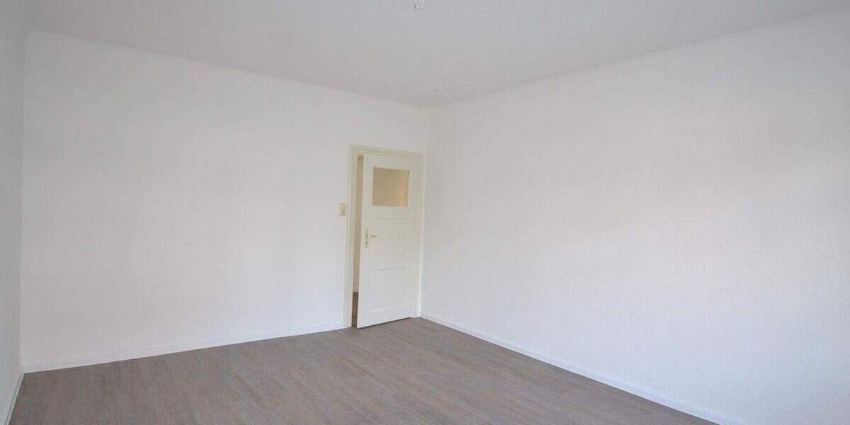 Etagenwohnung Dresden Leuben - 2 Zimmer, 60 m&sup2;, 466&euro; | Angebot:26572753