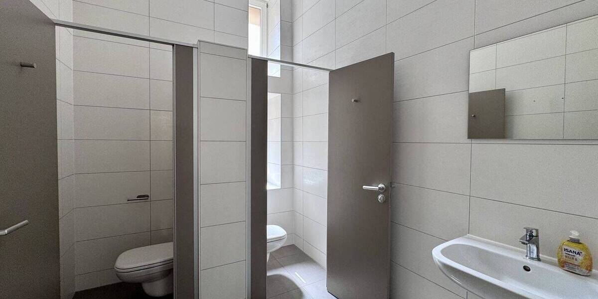 Gewerbeobjekt Dresden Striesen-Süd - 6 Zimmer, 220 m&sup2;, 2.750&euro; | Angebot:26585409