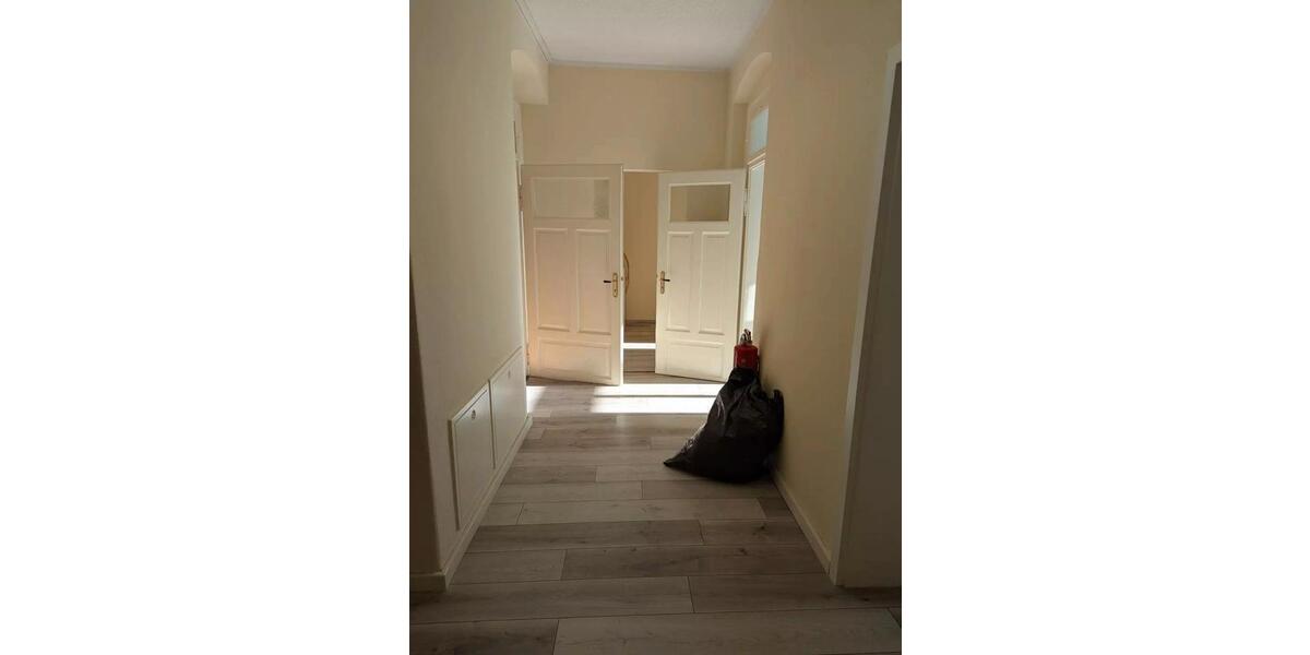 4 helle BüroräumeLadengeschäft mit Einbauküche in Dresden-Bühlau zimmer