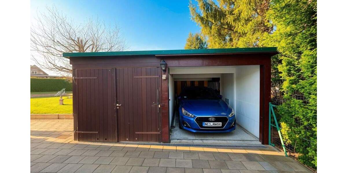 Gepflegtes Zweifamilienhaus mit großem Garten und Pool in Radebeul-Naundorf 7 zimmer