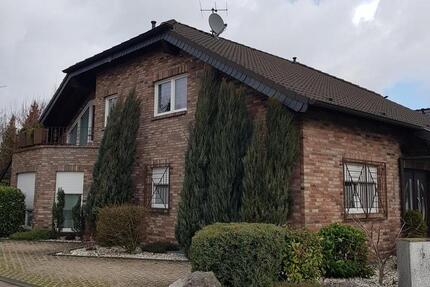 Mehrfamilienhaus in Toplage von Pulheim-Dansweiler, Privatstraße