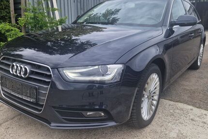 Audi A4 72.719 km 13.990 € Radebeul 01445
