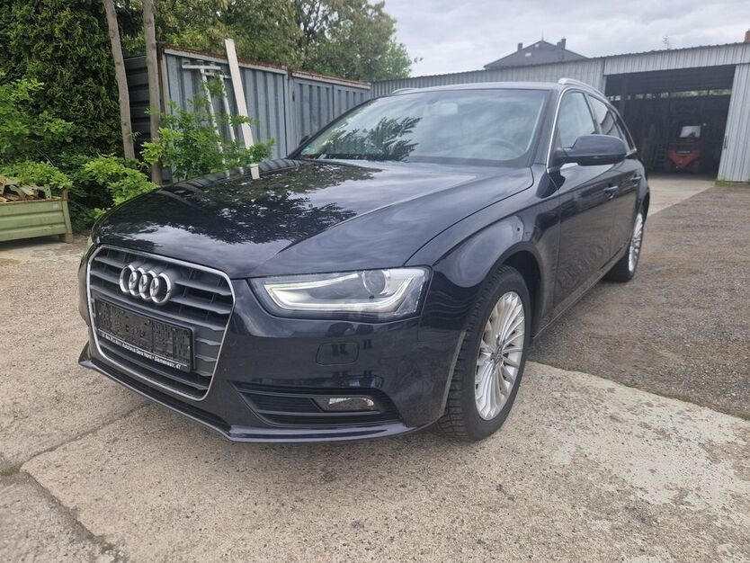 Audi A4 72.719 km 13.990 € Radebeul 01445