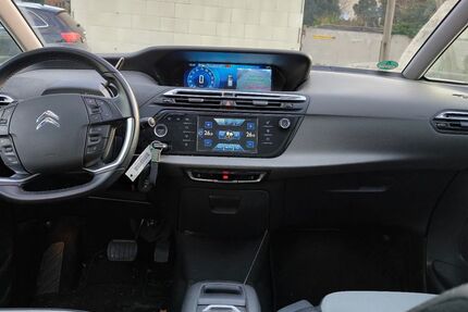 Citroen C4 Picasso 124.123 km 9.490 &euro; Dresden 01237