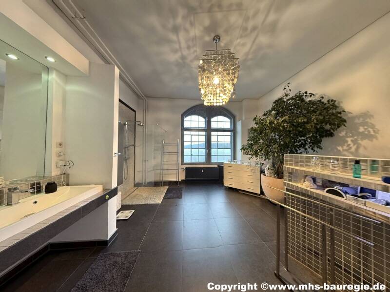 Etagenwohnung Heidenau - 4 Zimmer, 262 m&sup2;, 390.000&euro; | Angebot:26155475